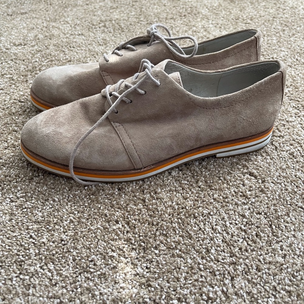 Two by Vince Camuto Oxford
